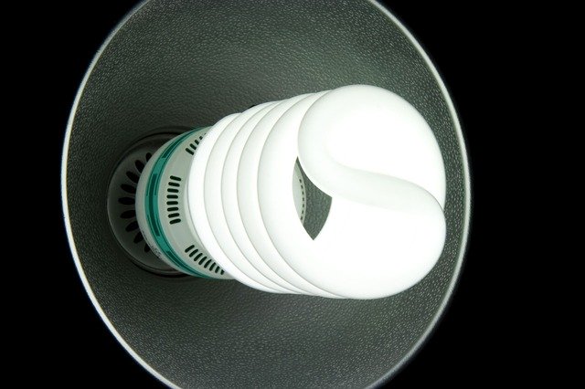 do CFL bulbs emit UV rays?