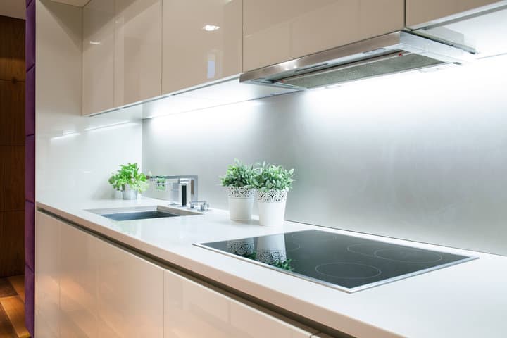 led lights over kitchen countertop