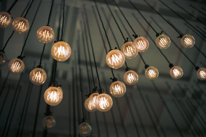  Group of vintage lamps hanging from the house's ceiling